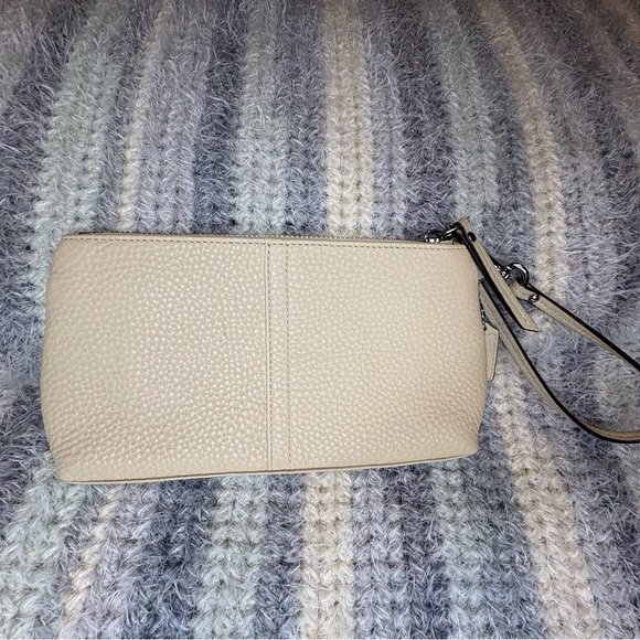 Coach Pebbled Leather Chelsea Large Wristlet - Picture 2 of 4